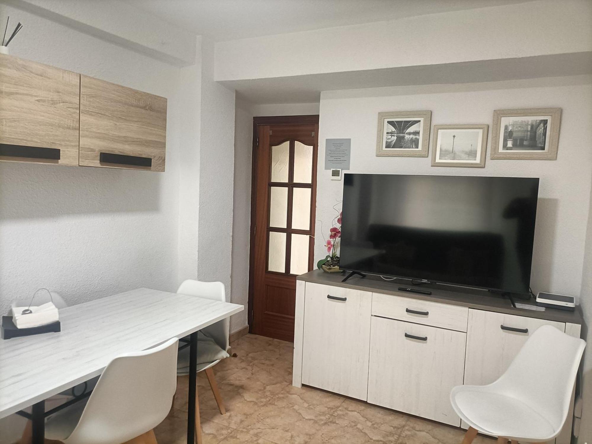 Apartamento Espacioso Frente Al Corte Ingles Con Plaza De Garaje Gratis - Vu75 Salamanca Eksteriør billede